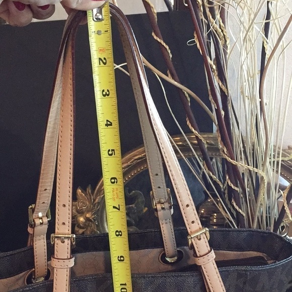 Michael Kors Signature Jet Set East West  Tote - Picture 16 of 17